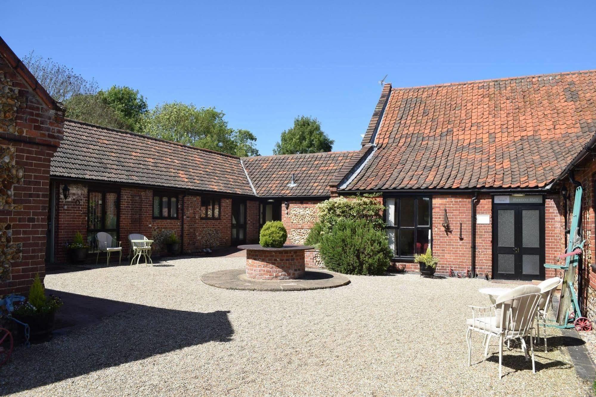 At The Farmhouse Hunters Hall Hotel Dereham Luaran gambar