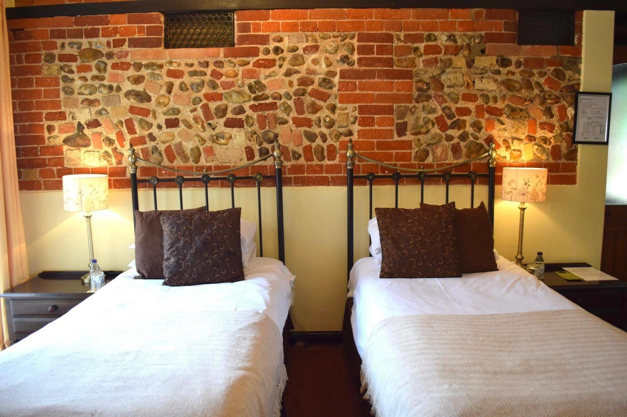 At The Farmhouse Hunters Hall Hotel Dereham Luaran gambar