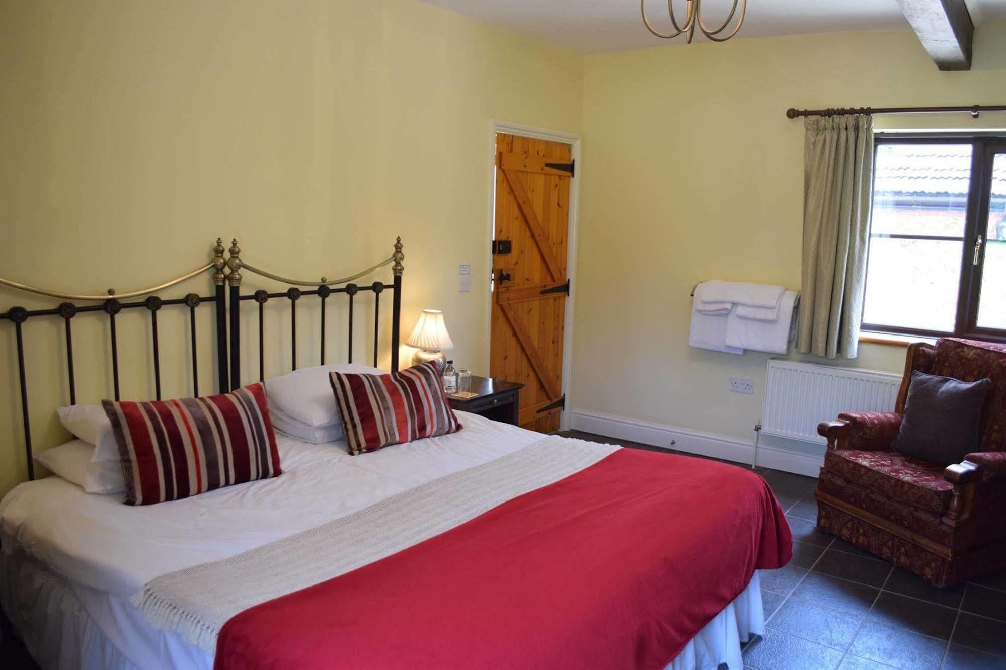 At The Farmhouse Hunters Hall Hotel Dereham Luaran gambar